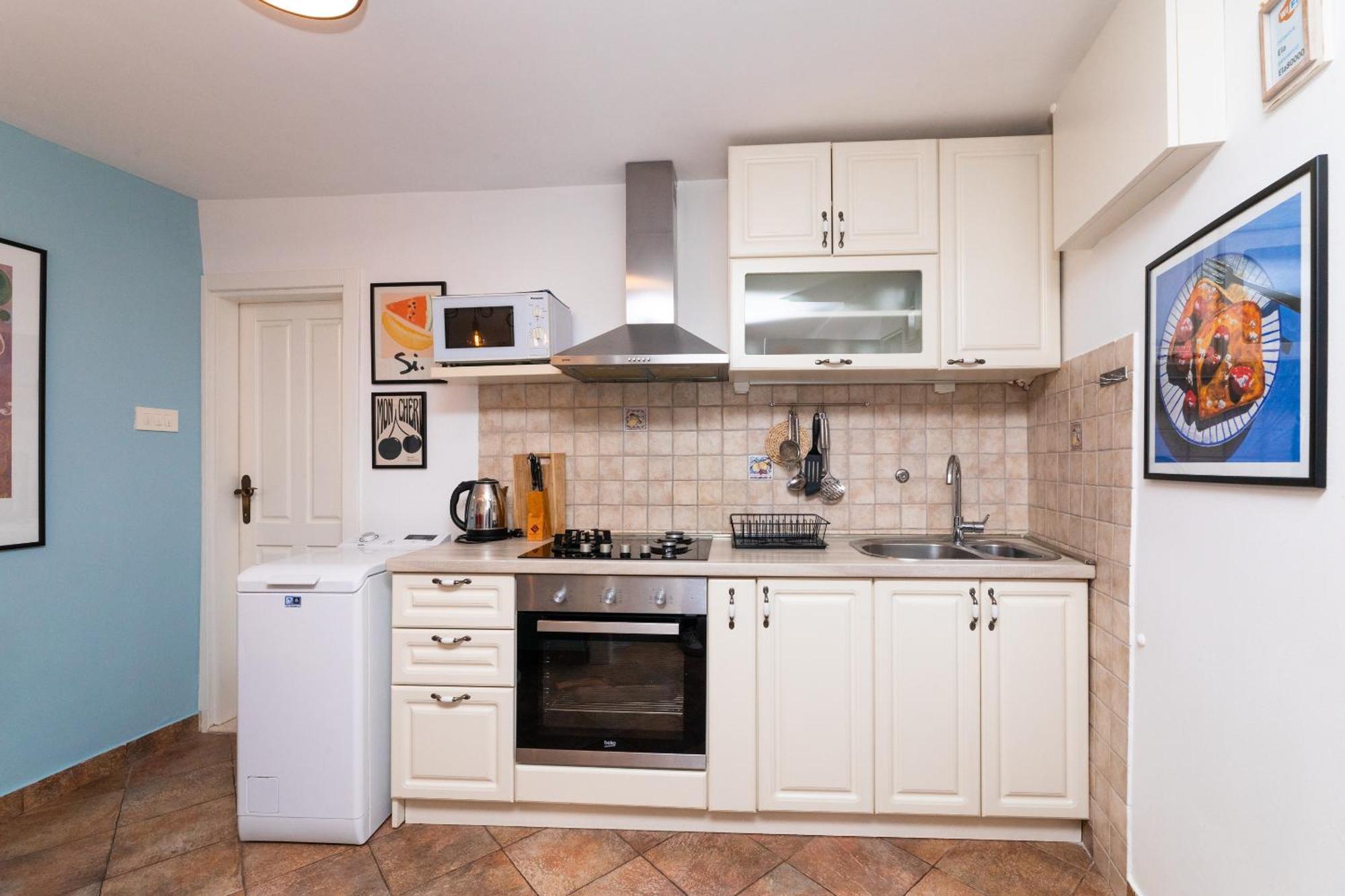 Kontra Split Apartment Split