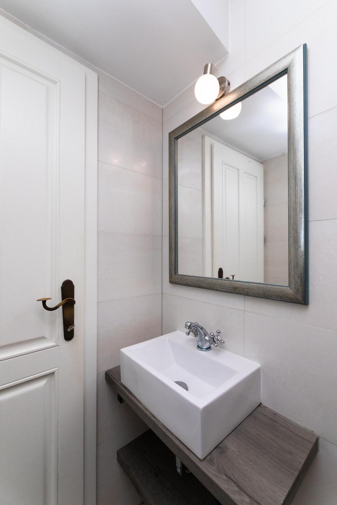 Appartement & Split-two Different Units! Split