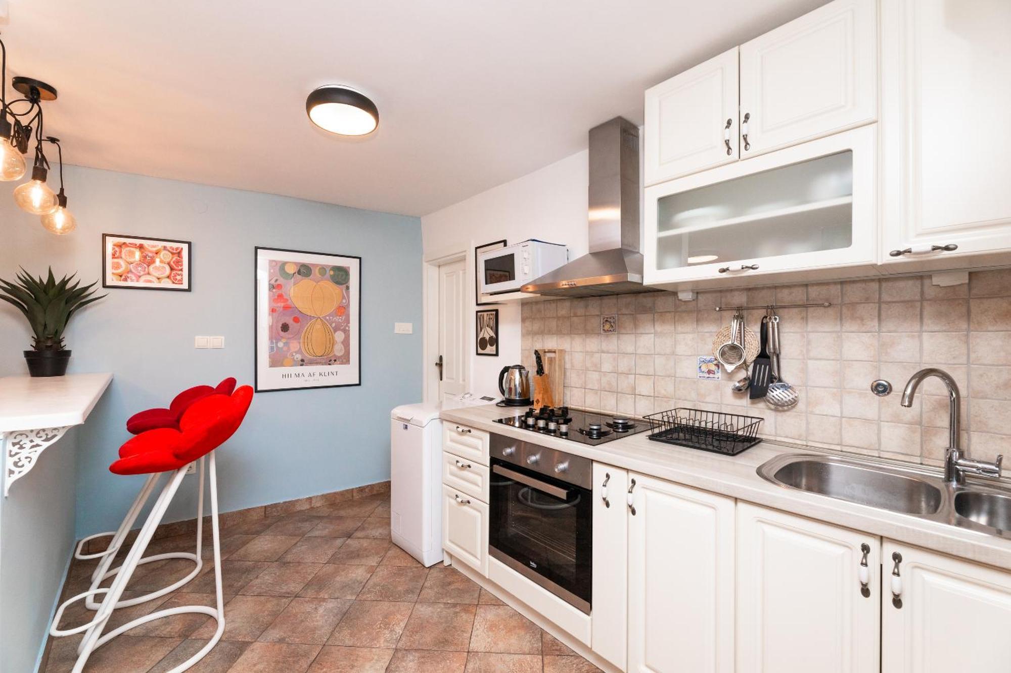 Appartement & Split-two Different Units!