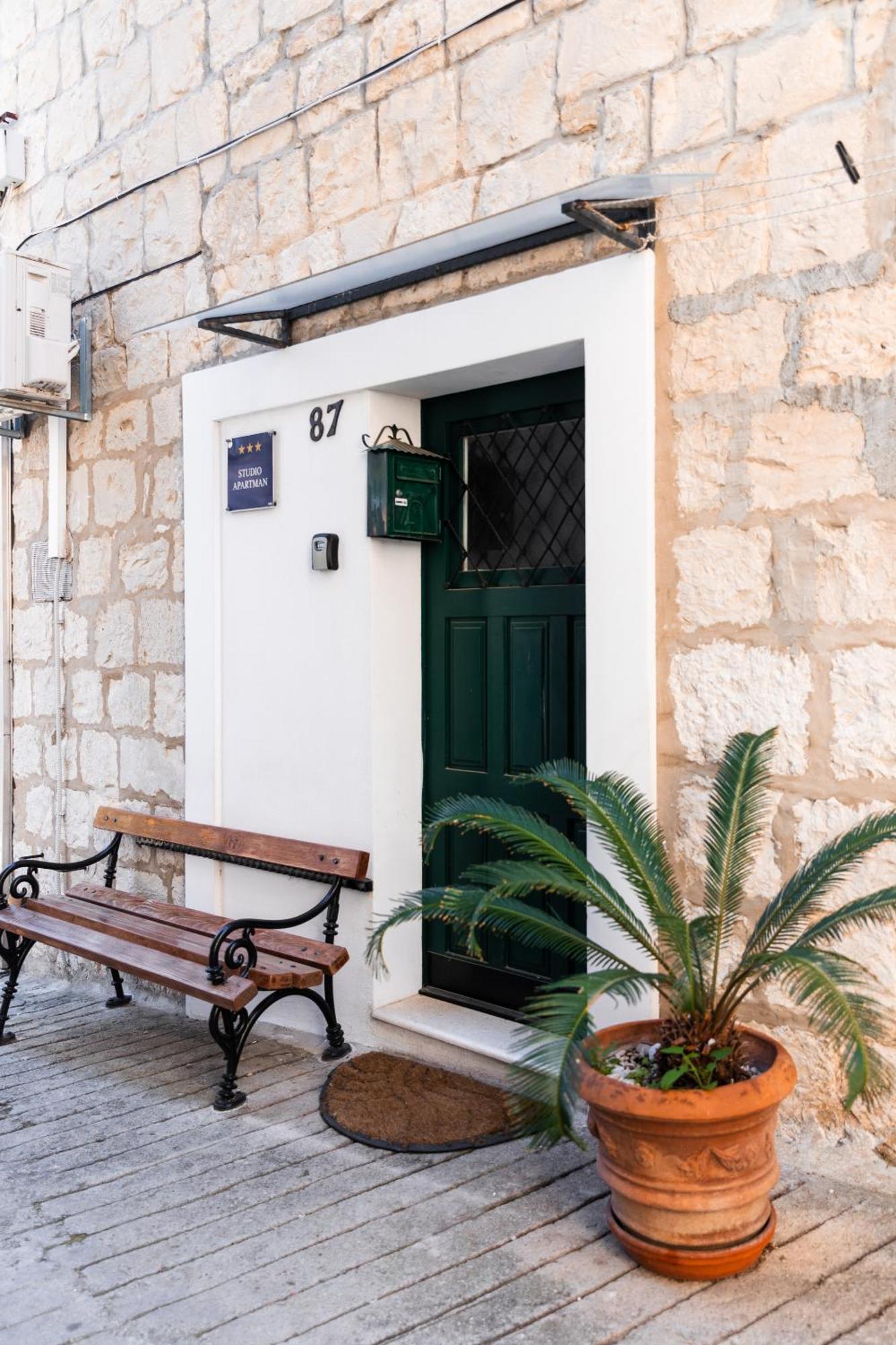 & Split-two Different Units! Appartement *